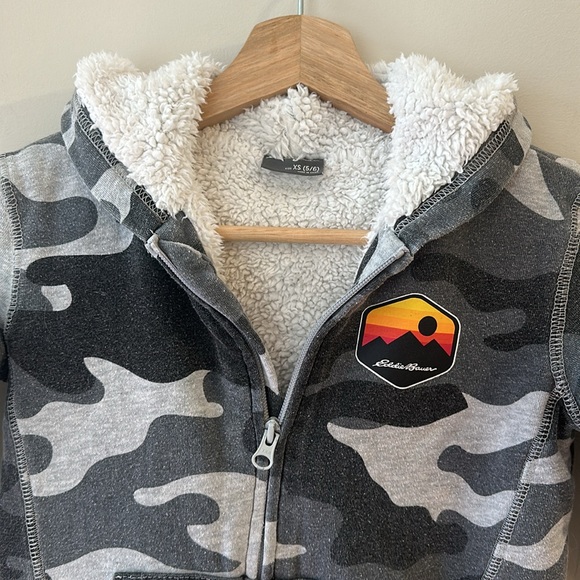 Eddie Bauer Camouflage Zip Up Hoodie Sweatshirt with Fuzzy Lining Size 5/6 - Picture 4 of 11
